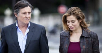 Gabriel Byrne et Emmanuelle Devos dans Le temps de l'aventure