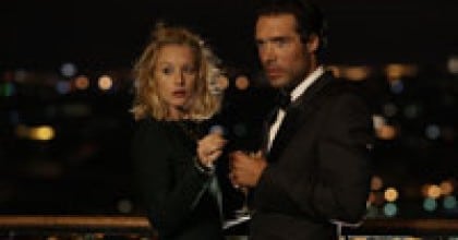 Ludivine Sagnier et Nicolas Bedos dans Amour et Turbulences