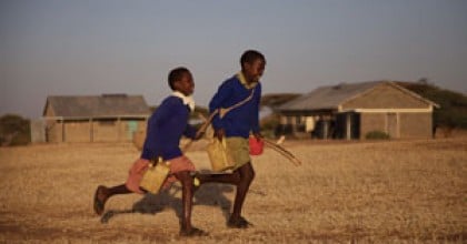 Salomé et son frère Jackson au Kenya