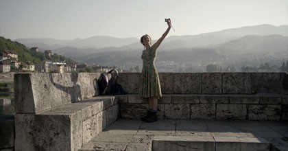 Kim Vercoe sur le pont de Visegrad