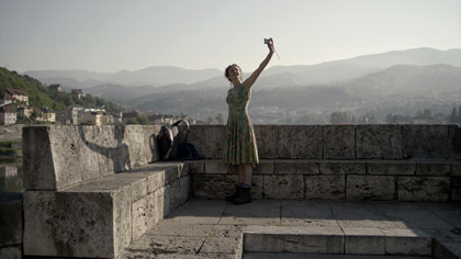 Kim Vercoe sur le pont de Visegrad