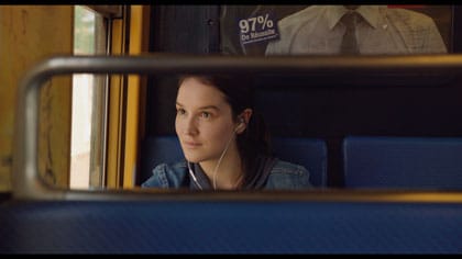 Anaïs Demoustier dans le RER