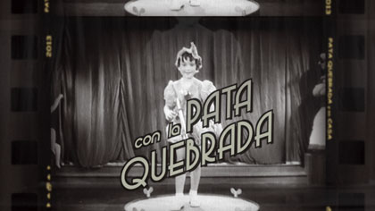 Con la pata quebrada, le début