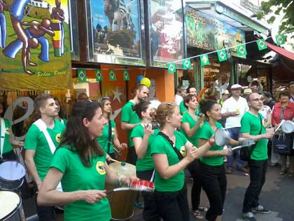 Ambiance brésilienne de folie à l'Etoile Cosmos de Chelles pendant la Coupe du monde de football