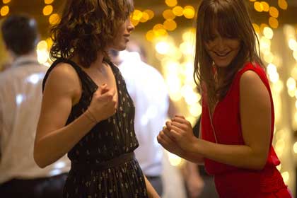 Sophie Verbeeck et Anaïs Demoustier dans A trois on y va de Jérôme Bonnell