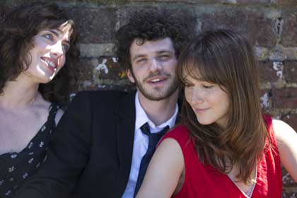 Sophie Verbeeck, Felix Moati et Anaïs Demoustier dans A trois, on y va de Jérôme Bonnell