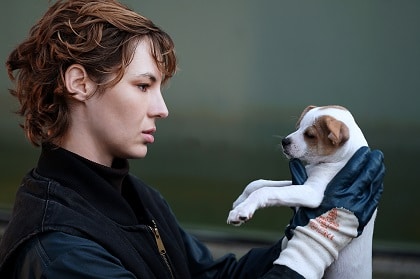 Louise Bourgoin dans Je Suis un soldat