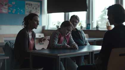 Annika Hallin, Rebecka Josephson, Henrik Norlen dans My skinny sister