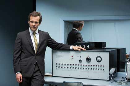 Peter Saarsgaard est Stanley Milgram dans Experimenter