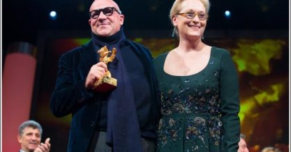 Meryl Streep remet l'Ours d'Or à Gianfranco Rosi